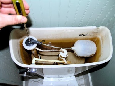 Person fixing the valve